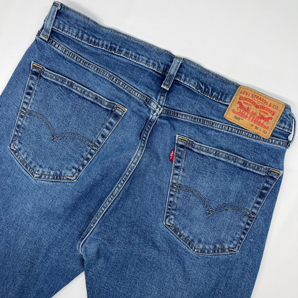 Levi's 505 Straight Leg Jeans Mens 36x32 Medium Wash Blue Denim Regular Fit